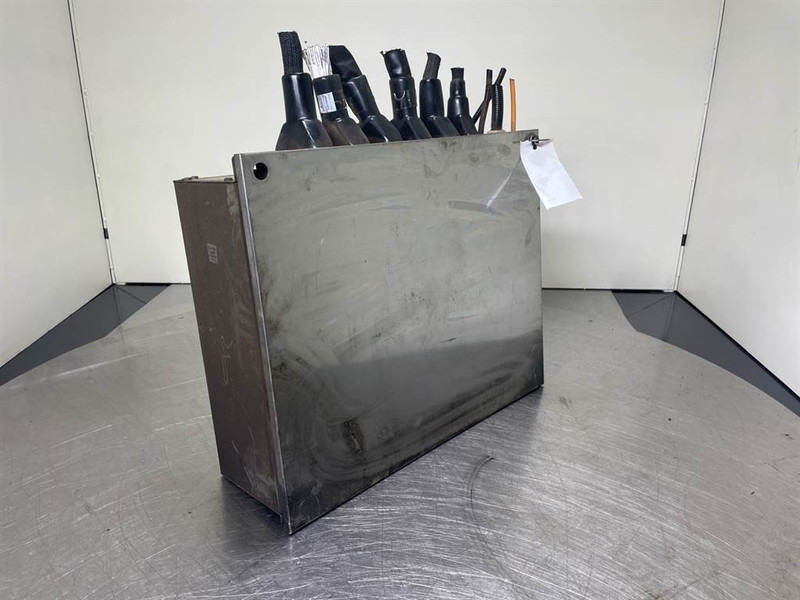 Sennebogen 835E-175343-Switch kabinet/Schaltschrank - النظام الكهربائي - آلات الإنشاء: صورة 3 Sennebogen 835E-175343-Switch kabinet/Schaltschrank - النظام الكهربائي - آلات الإنشاء: صورة 3