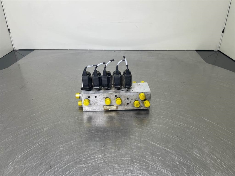 Sennebogen 835E-190462-Valve/Ventile/Ventiel - أجهزة هيدروليكية - آلات الإنشاء: صورة 1 Sennebogen 835E-190462-Valve/Ventile/Ventiel - أجهزة هيدروليكية - آلات الإنشاء: صورة 1