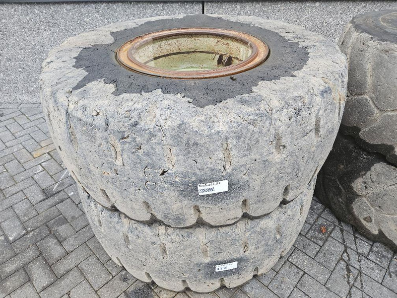 Terex TL260S-Banden 20.5-R25-Solid wheels / Full Gummi - الإطارات والجنوط - آلات الإنشاء: صورة 3 Terex TL260S-Banden 20.5-R25-Solid wheels / Full Gummi - الإطارات والجنوط - آلات الإنشاء: صورة 3