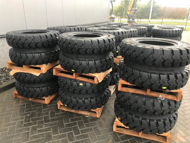 Trelleborg 10.00-20 Dual excavator solid-Tyre/Reifen/Banden - الإطارات والجنوط - آلات الإنشاء: صورة 1 Trelleborg 10.00-20 Dual excavator solid-Tyre/Reifen/Banden - الإطارات والجنوط - آلات الإنشاء: صورة 1