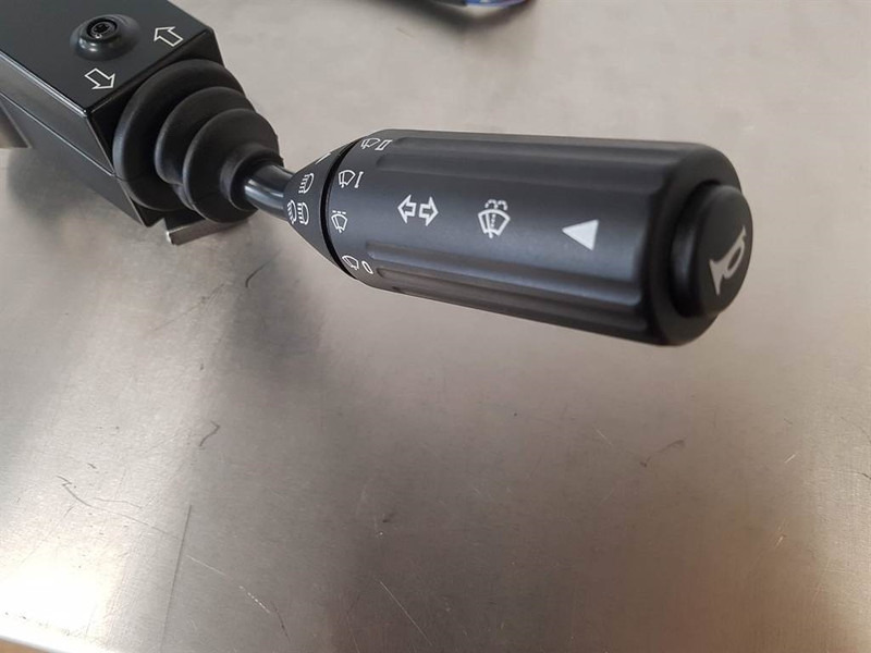 Volvo L20B/L25B - ZM2808703 - Steer col switch - مفتاح عمود التوجيه - آلات الإنشاء: صورة 3 Volvo L20B/L25B - ZM2808703 - Steer col switch - مفتاح عمود التوجيه - آلات الإنشاء: صورة 3