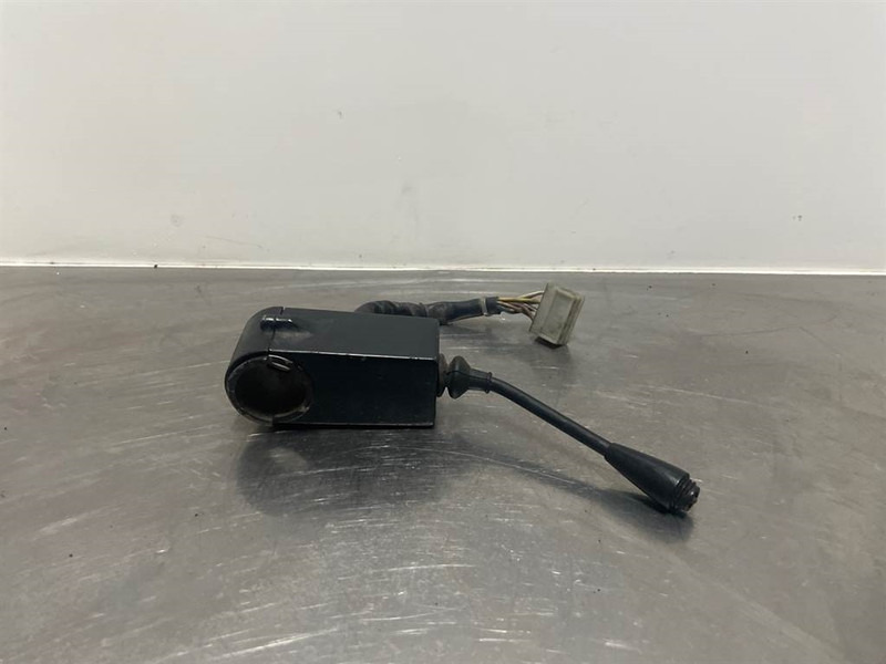 Zettelmeyer ZL1001 - Steer col switch/Lenkstockschalter - النظام الكهربائي - آلات الإنشاء: صورة 3 Zettelmeyer ZL1001 - Steer col switch/Lenkstockschalter - النظام الكهربائي - آلات الإنشاء: صورة 3