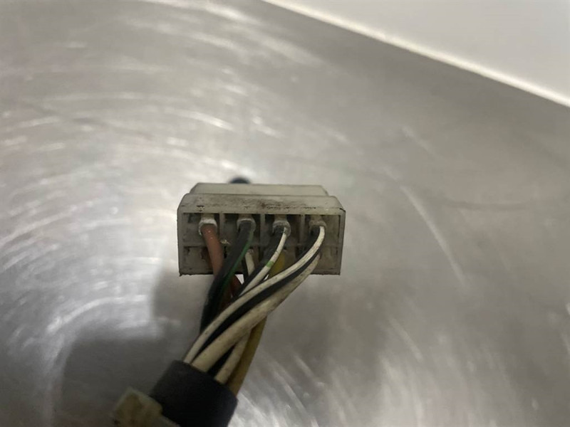 Zettelmeyer ZL1001 - Steer col switch/Lenkstockschalter - النظام الكهربائي - آلات الإنشاء: صورة 5 Zettelmeyer ZL1001 - Steer col switch/Lenkstockschalter - النظام الكهربائي - آلات الإنشاء: صورة 5