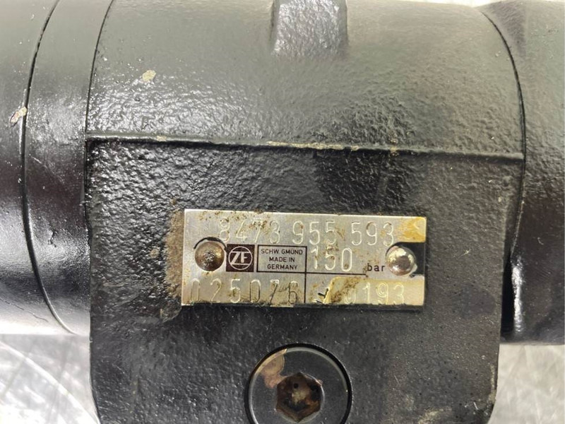 Zettelmeyer ZL601-ZF 8473955593-Steering unit/Lenkeinheit - أجهزة هيدروليكية - آلات الإنشاء: صورة 4 Zettelmeyer ZL601-ZF 8473955593-Steering unit/Lenkeinheit - أجهزة هيدروليكية - آلات الإنشاء: صورة 4