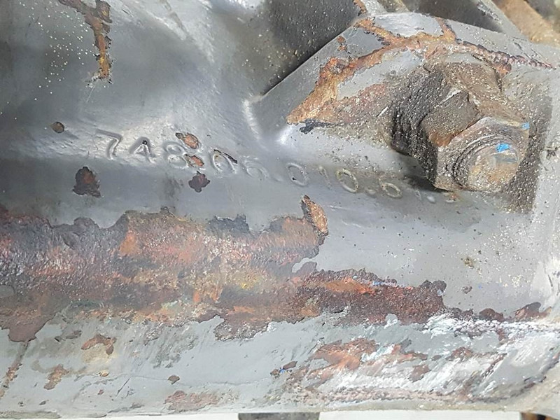 Zettelmeyer ZL802-Clark-Hurth 305/141/165-Axle housing - المحور و قطع الغيار - آلات الإنشاء: صورة 2 Zettelmeyer ZL802-Clark-Hurth 305/141/165-Axle housing - المحور و قطع الغيار - آلات الإنشاء: صورة 2