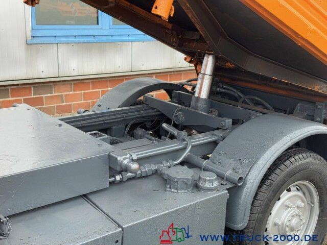 Multicar Kiefer Boki Winterdienst Streuer + Besen 23 TKM - سياره كنس شوارع: صورة 4 Multicar Kiefer Boki Winterdienst Streuer + Besen 23 TKM - سياره كنس شوارع: صورة 4