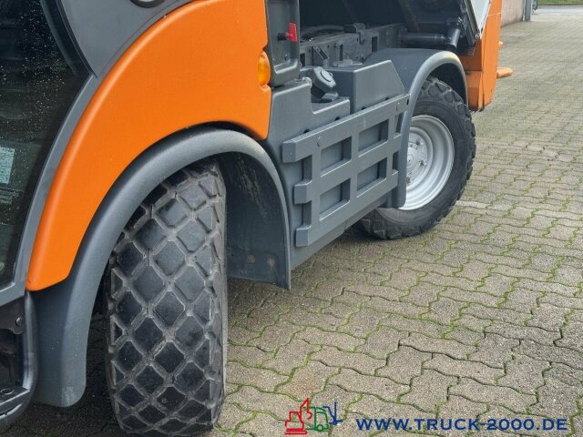 Multicar Tremo X56 Winterdienst Streuer + Besen NUR8568KM - سياره كنس شوارع: صورة 2 Multicar Tremo X56 Winterdienst Streuer + Besen NUR8568KM - سياره كنس شوارع: صورة 2