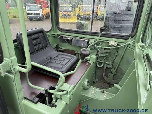 Unimog U427/10 Schaeff Mobilbagger AT 16 NUR 175 TKM - شاحنة توصيل مغلقة: صورة 4 Unimog U427/10 Schaeff Mobilbagger AT 16 NUR 175 TKM - شاحنة توصيل مغلقة: صورة 4