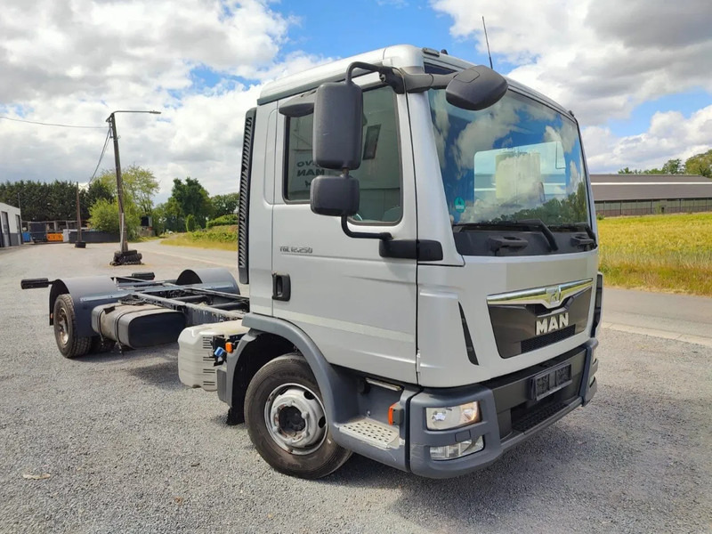 MAN TGL 12.250 Chassis cabine Euro6 - شاحنة بهيكل معدني للمقصورة: صورة 1 MAN TGL 12.250 Chassis cabine Euro6 - شاحنة بهيكل معدني للمقصورة: صورة 1