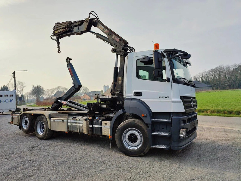 Mercedes-Benz Axor 2536 Euro5 container multilift crane HIAB 220 - شاحنة برافعة خطافية, شاحنة كرين: صورة 2 Mercedes-Benz Axor 2536 Euro5 container multilift crane HIAB 220 - شاحنة برافعة خطافية, شاحنة كرين: صورة 2
