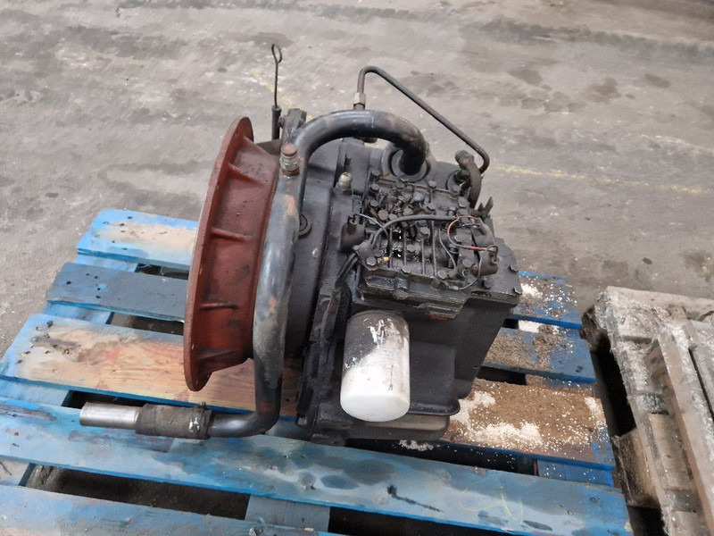 Ford 2722E - صندوق التروس: صورة 1 Ford 2722E - صندوق التروس: صورة 1