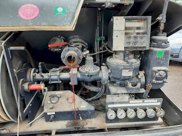 شاحنة صهريج Renault MIDLINER M210 GAS / LPG: صورة 6