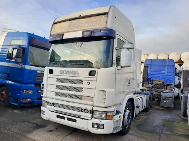 Scania R 124 LA 440 - مقطورة السحب: صورة 1 Scania R 124 LA 440 - مقطورة السحب: صورة 1