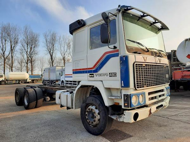 Volvo F 12 6*4 STEEL SUSPENSION - شاحنة بهيكل معدني للمقصورة: صورة 4 Volvo F 12 6*4 STEEL SUSPENSION - شاحنة بهيكل معدني للمقصورة: صورة 4