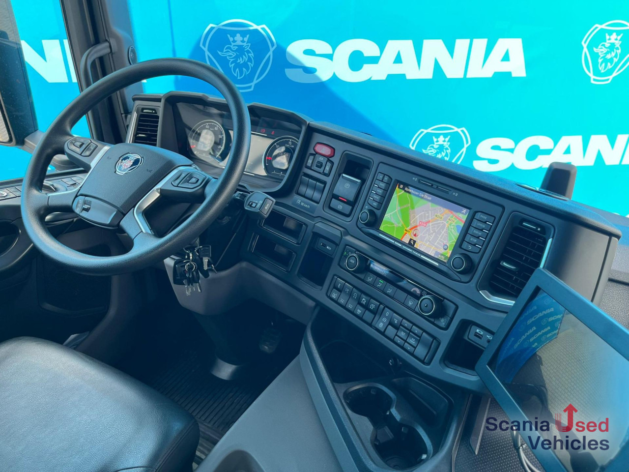 SCANIA G 450 B8x2*6NB DIFF-L HIAB X-HIPRO 262 EP-4 - شاحنات مسطحة: صورة 4 SCANIA G 450 B8x2*6NB DIFF-L HIAB X-HIPRO 262 EP-4 - شاحنات مسطحة: صورة 4
