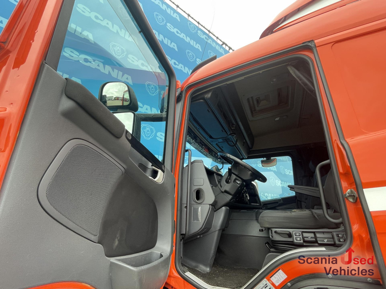 SCANIA P 370 LB4x2MNB RETARDER FULL AIR 705X245X235 - شاحنة صندوقية: صورة 3 SCANIA P 370 LB4x2MNB RETARDER FULL AIR 705X245X235 - شاحنة صندوقية: صورة 3