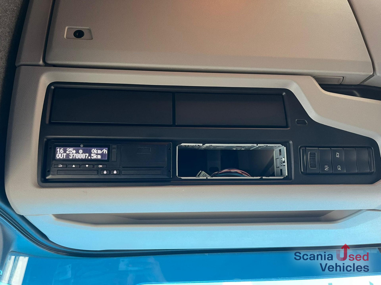 SCANIA S 450 A4x2NA DIFF-L RETARDER PARK AIRCO ACC - رأس تريلا: صورة 4 SCANIA S 450 A4x2NA DIFF-L RETARDER PARK AIRCO ACC - رأس تريلا: صورة 4