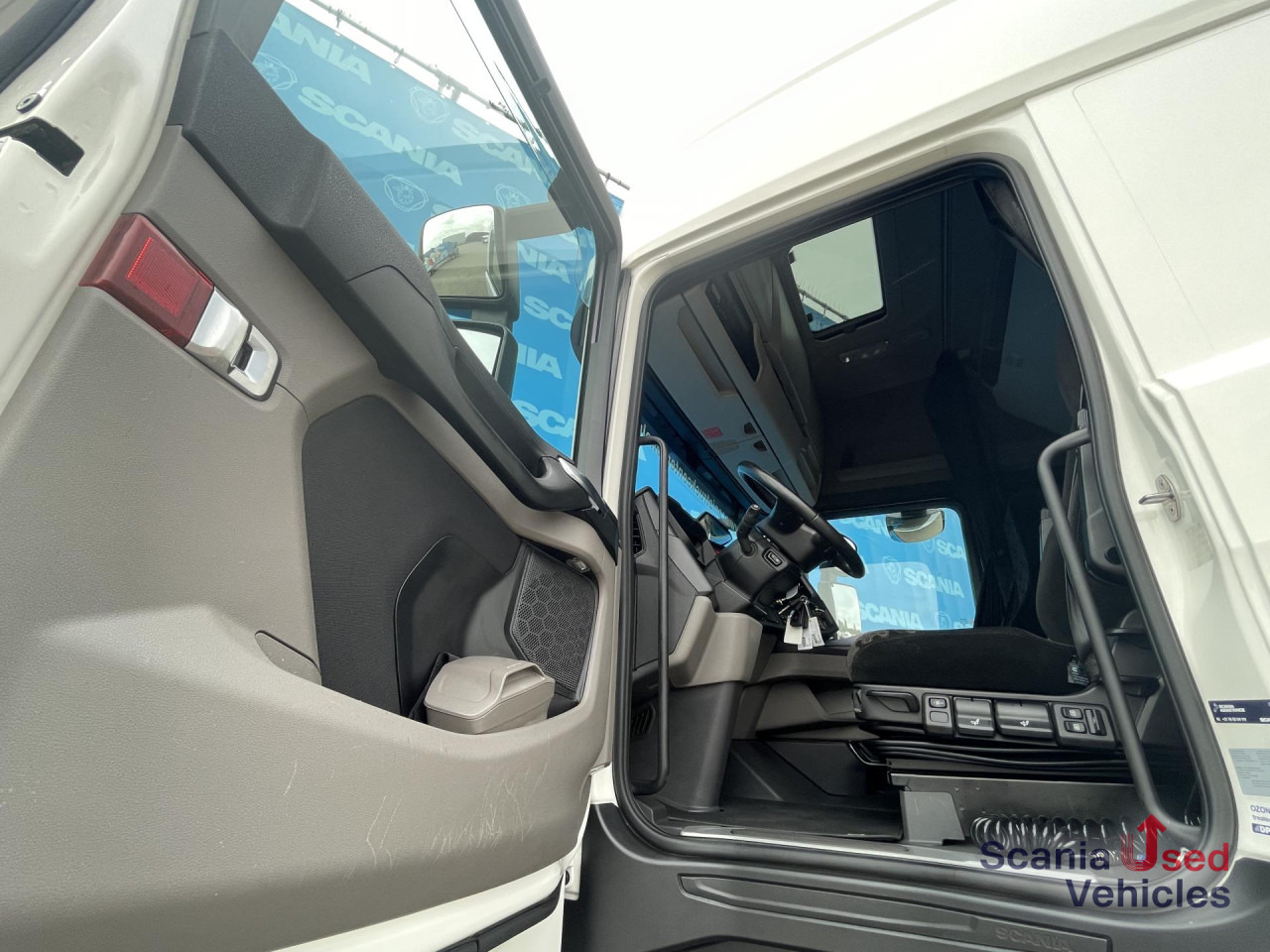 SCANIA S 500 A4x2NB RETARDER P-AIRCO FULL AIR 8T ACC - مقطورة السحب: صورة 4 SCANIA S 500 A4x2NB RETARDER P-AIRCO FULL AIR 8T ACC - مقطورة السحب: صورة 4
