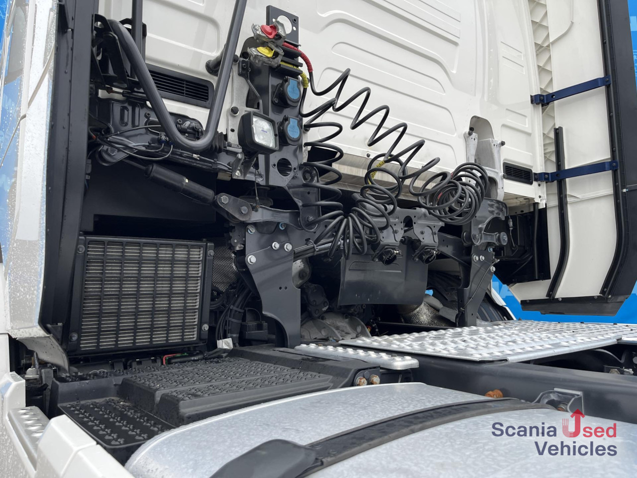 SCANIA S 590 A4x2NA V8 RETARDER DIFF-L 8T NAVI LED ALCOA - رأس تريلا: صورة 2 SCANIA S 590 A4x2NA V8 RETARDER DIFF-L 8T NAVI LED ALCOA - رأس تريلا: صورة 2
