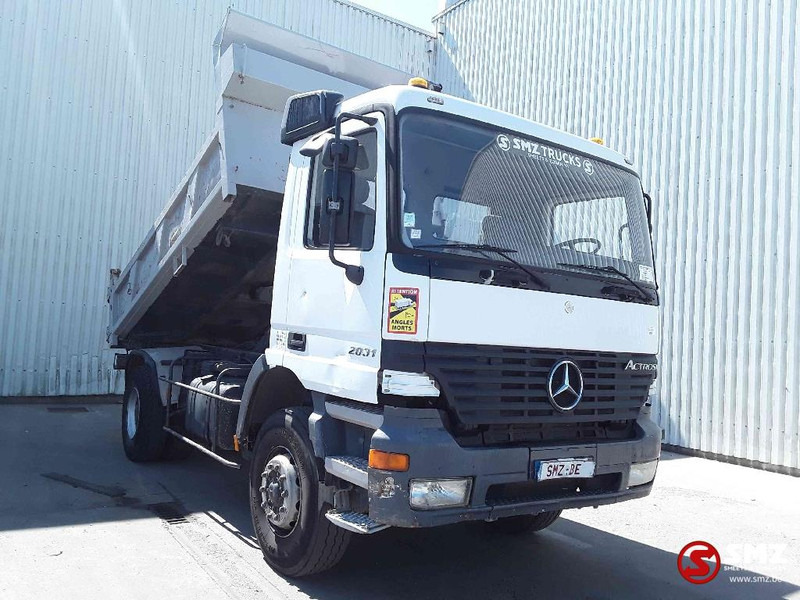 Mercedes-Benz Actros 2031 Lames manual - شاحنة قلاب: صورة 1 Mercedes-Benz Actros 2031 Lames manual - شاحنة قلاب: صورة 1