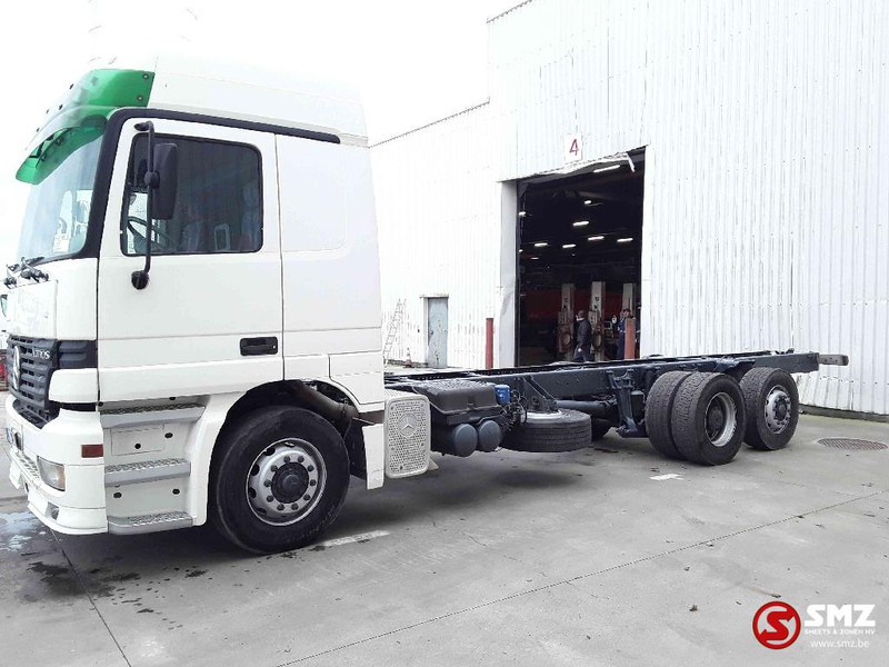 Mercedes-Benz Actros 2535 - شاحنة بهيكل معدني للمقصورة: صورة 5 Mercedes-Benz Actros 2535 - شاحنة بهيكل معدني للمقصورة: صورة 5
