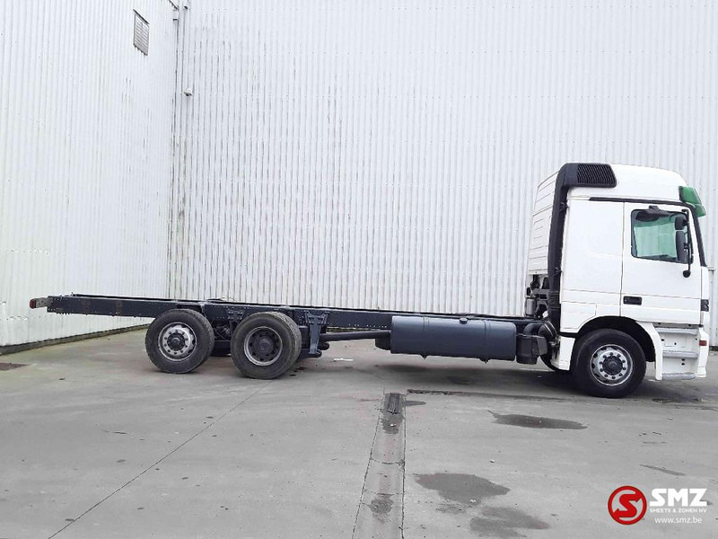 Mercedes-Benz Actros 2535 - شاحنة بهيكل معدني للمقصورة: صورة 4 Mercedes-Benz Actros 2535 - شاحنة بهيكل معدني للمقصورة: صورة 4