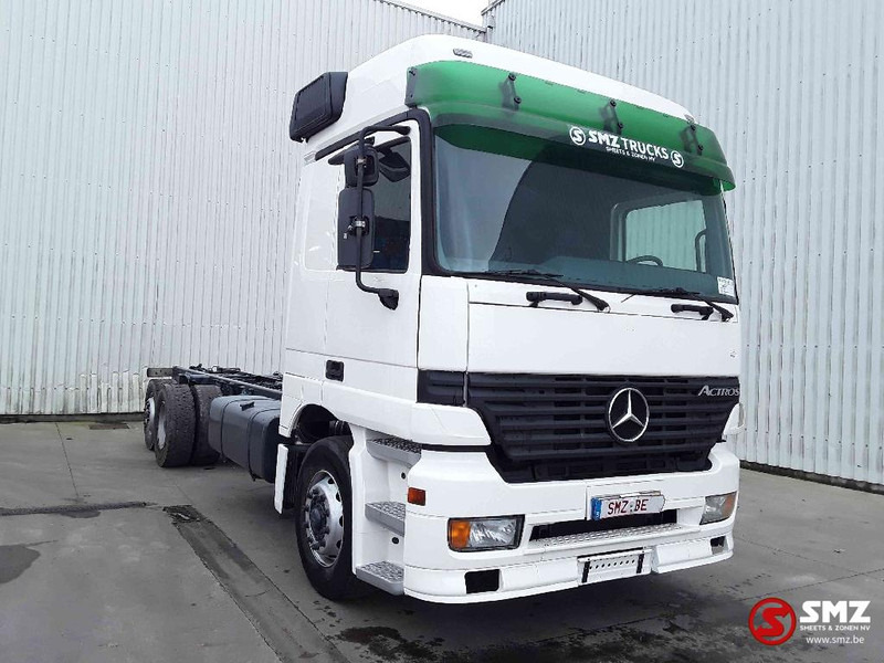 Mercedes-Benz Actros 2535 - شاحنة بهيكل معدني للمقصورة: صورة 1 Mercedes-Benz Actros 2535 - شاحنة بهيكل معدني للمقصورة: صورة 1