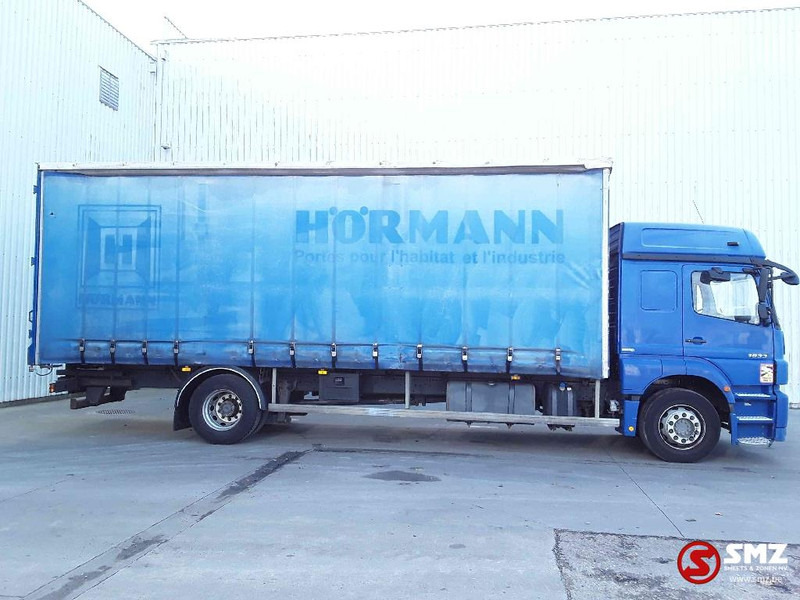 Mercedes-Benz Axor 1833 - شاحنة ذات ستائر جانبية: صورة 4 Mercedes-Benz Axor 1833 - شاحنة ذات ستائر جانبية: صورة 4