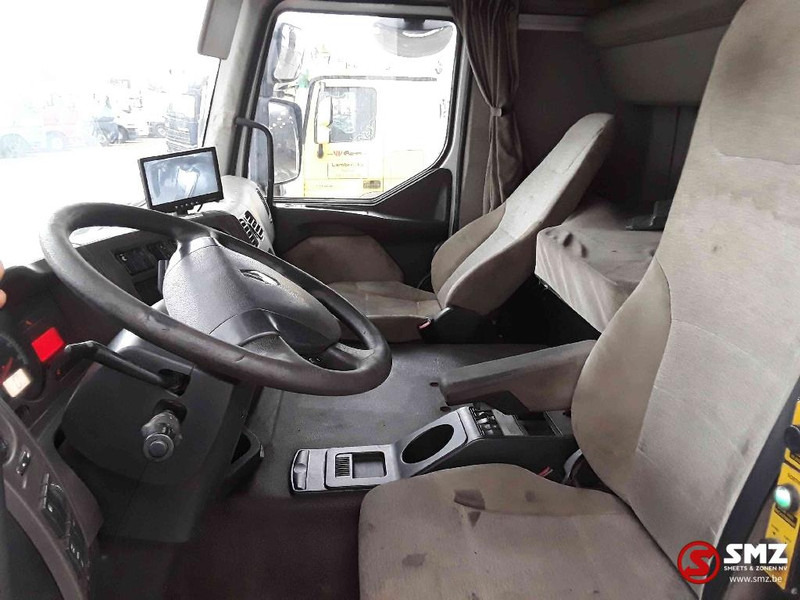 Interior photo 1: شاحنة بهيكل معدني للمقصورة Renault Premium 450 motor smokes-raucht PROBLEM