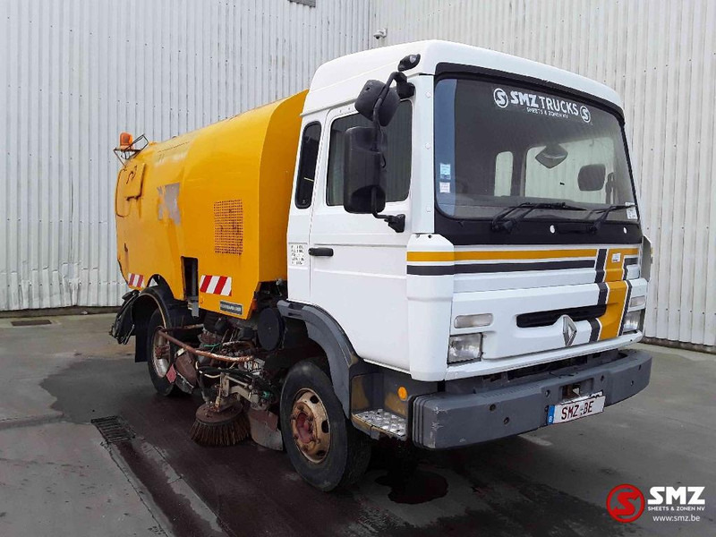 Renault - سياره كنس شوارع: صورة 1 Renault - سياره كنس شوارع: صورة 1