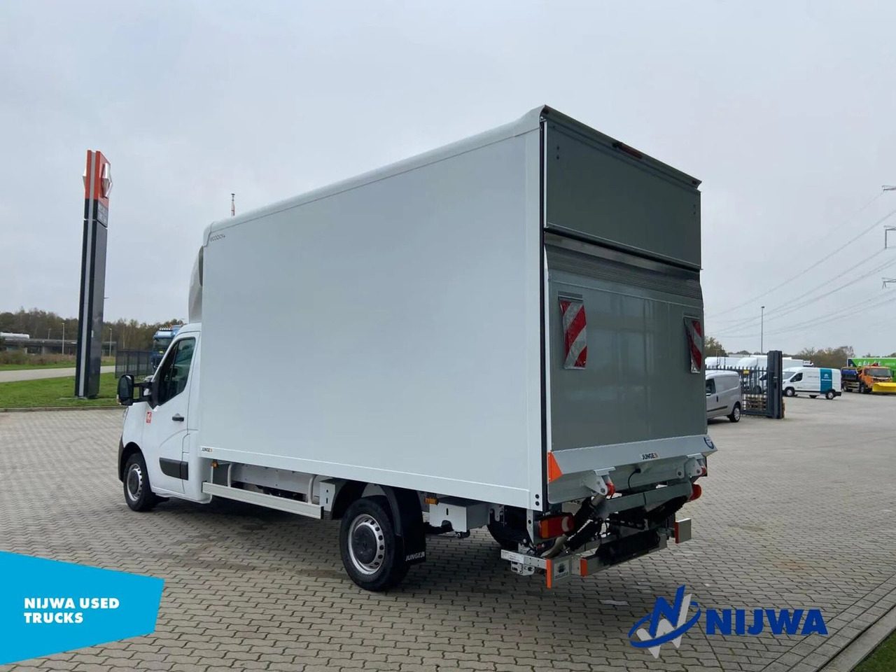 Renault Master 165 T35 Laadklep + Camera Kasten - فان: صورة 4 Renault Master 165 T35 Laadklep + Camera Kasten - فان: صورة 4