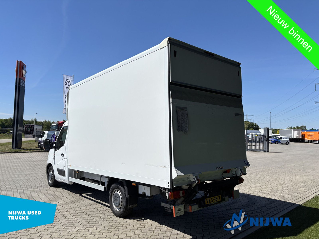 Renault Master T35 145 Laadklep + Airco - شاحنة بهيكل معدني للمقصورة: صورة 4 Renault Master T35 145 Laadklep + Airco - شاحنة بهيكل معدني للمقصورة: صورة 4