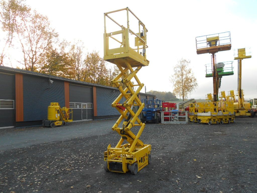 Genie GS 1330, Leichtscherenarbeitsbühne Genie 5,9 m - منصة محمولة مثبتة على الشاحنة: صورة 2 Genie GS 1330, Leichtscherenarbeitsbühne Genie 5,9 m - منصة محمولة مثبتة على الشاحنة: صورة 2