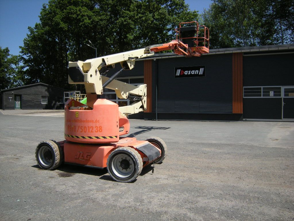 JLG E450 AJ  Gelenkteleskoparbeitsbühne 16 m - منصة محمولة مثبتة على الشاحنة: صورة 1 JLG E450 AJ  Gelenkteleskoparbeitsbühne 16 m - منصة محمولة مثبتة على الشاحنة: صورة 1