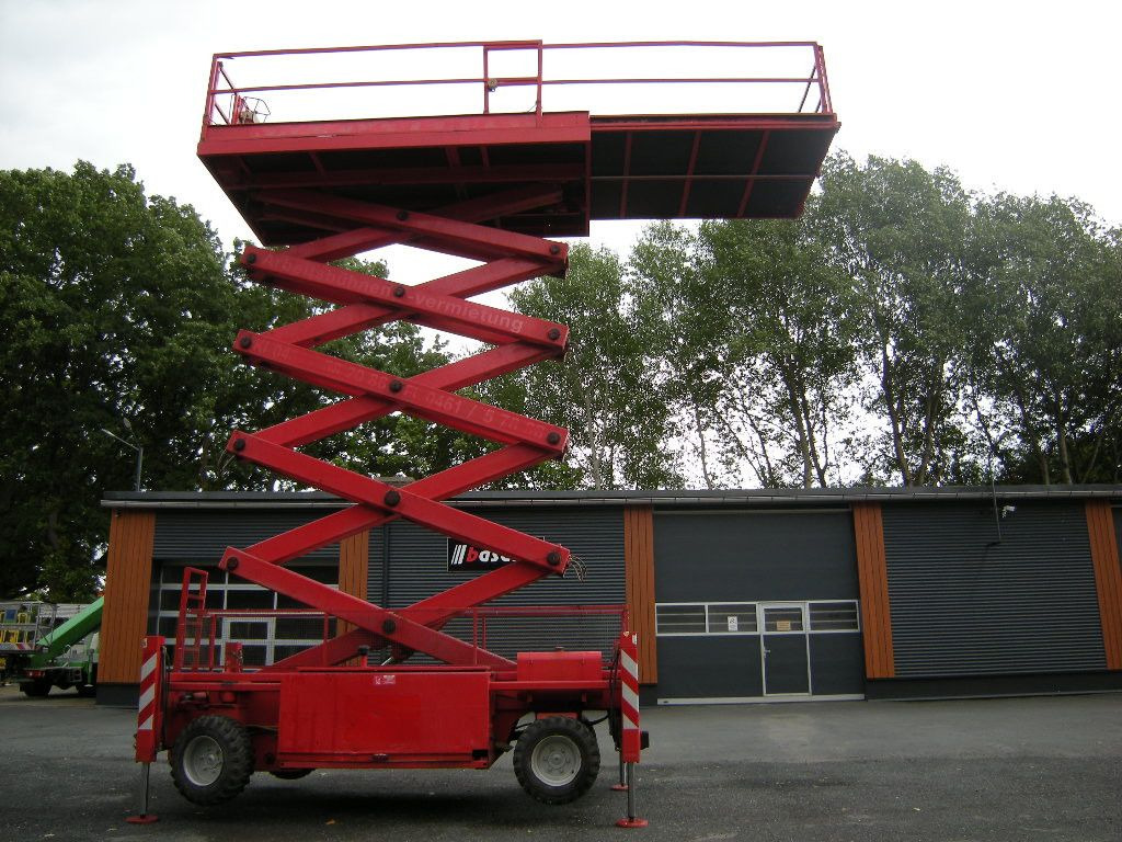 Scherenarbeitsbühne Liftlux SL172-24D4WD,S AH 19 - منصة محمولة مثبتة على الشاحنة: صورة 2 Scherenarbeitsbühne Liftlux SL172-24D4WD,S AH 19 - منصة محمولة مثبتة على الشاحنة: صورة 2