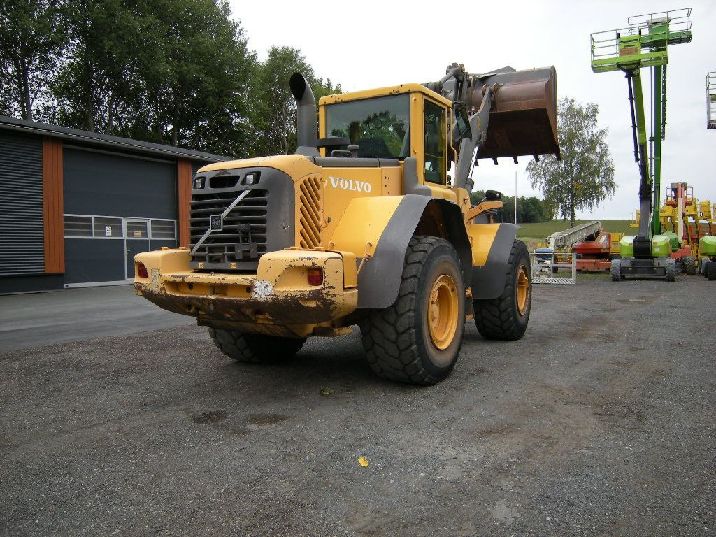 Volvo L 120 E - اللودر بعجل: صورة 2 Volvo L 120 E - اللودر بعجل: صورة 2