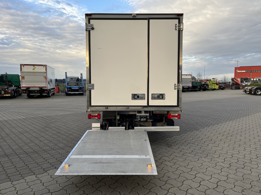 Iveco 70C18 Daily Kühlkoffer mit Ladebordwand Konvekta - شاحنة توصيل مغلقة: صورة 3 Iveco 70C18 Daily Kühlkoffer mit Ladebordwand Konvekta - شاحنة توصيل مغلقة: صورة 3