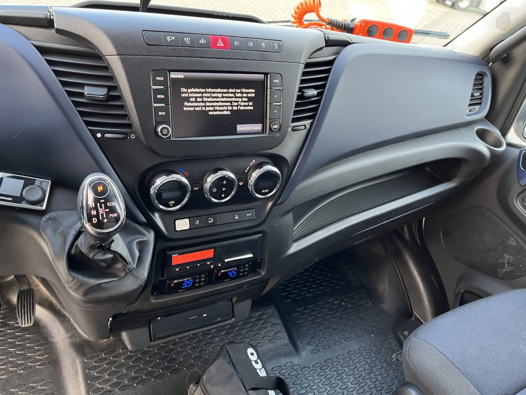 Iveco 70C18 Daily Tiefkühlkoffer mit Ladebordwand - شاحنة توصيل مبردة: صورة 2 Iveco 70C18 Daily Tiefkühlkoffer mit Ladebordwand - شاحنة توصيل مبردة: صورة 2
