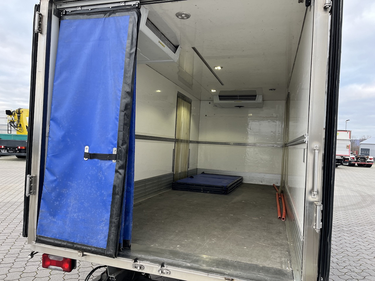 Iveco 70C18 Daily Tiefkühlkoffer mit Ladebordwand - شاحنة توصيل مبردة: صورة 5 Iveco 70C18 Daily Tiefkühlkoffer mit Ladebordwand - شاحنة توصيل مبردة: صورة 5
