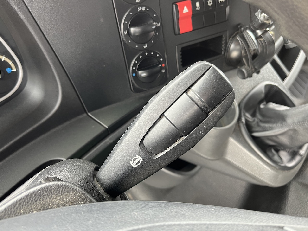 Mercedes-Benz Atego 823 4x2 AHK Hebezug Seilzug Brennholz - شاحنة توصيل مفتوحة: صورة 2 Mercedes-Benz Atego 823 4x2 AHK Hebezug Seilzug Brennholz - شاحنة توصيل مفتوحة: صورة 2