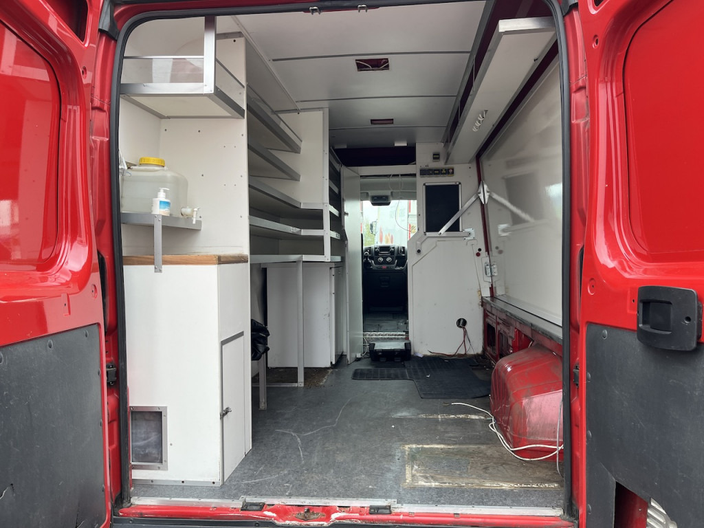 Peugeot Boxer Verkaufsfahrzeug Foodtruck - شاحنة بيع: صورة 2 Peugeot Boxer Verkaufsfahrzeug Foodtruck - شاحنة بيع: صورة 2