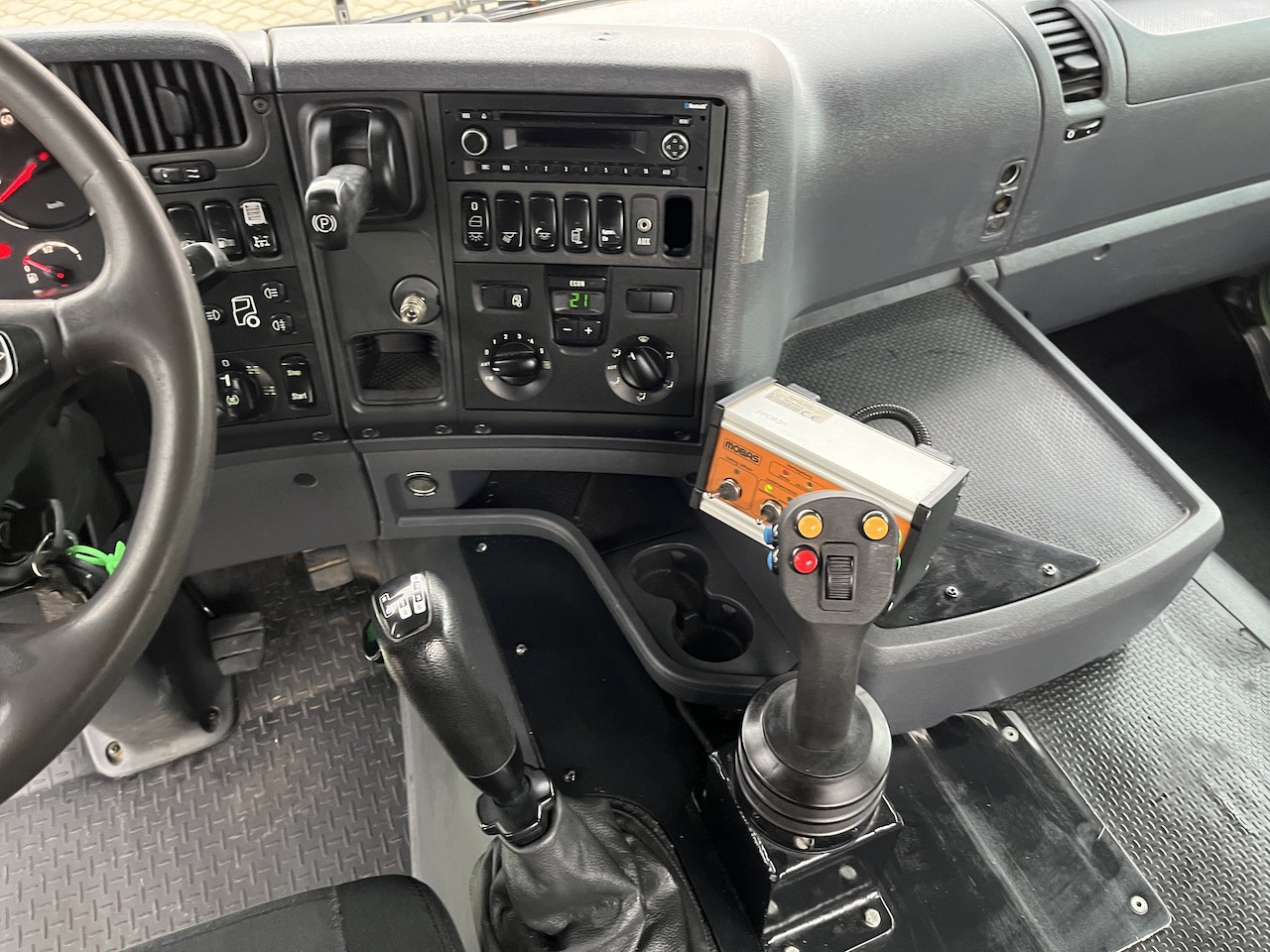 Scania G 450 8x4  Trösch Abrollkipper - شاحنة برافعة خطافية: صورة 4 Scania G 450 8x4  Trösch Abrollkipper - شاحنة برافعة خطافية: صورة 4