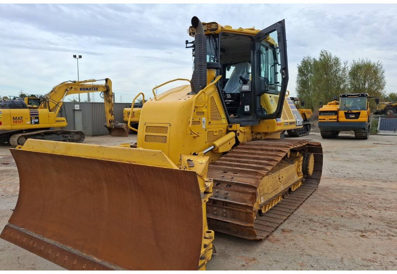 Komatsu D61PXI-24E0 - بلدوزر: صورة 2 Komatsu D61PXI-24E0 - بلدوزر: صورة 2