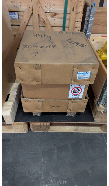 Komatsu D65PX-15 - HYDRAULIC MOTOR ASSY - 708-7L-00040 - بلدوزر: صورة 3 Komatsu D65PX-15 - HYDRAULIC MOTOR ASSY - 708-7L-00040 - بلدوزر: صورة 3
