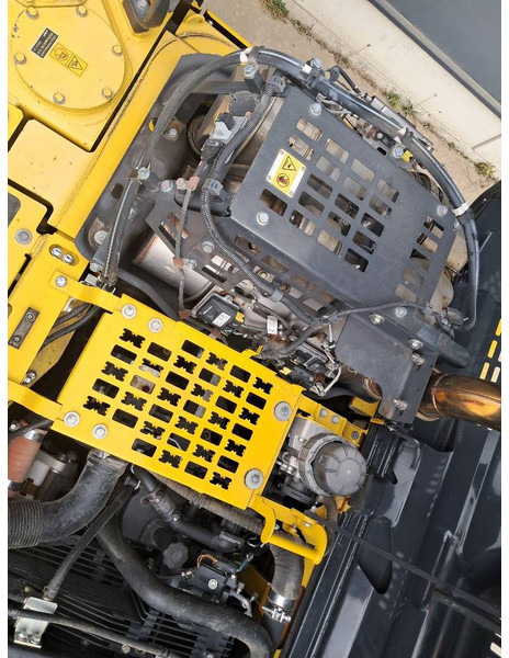 Komatsu PC210LCI-11 - حفار زاحف: صورة 3 Komatsu PC210LCI-11 - حفار زاحف: صورة 3