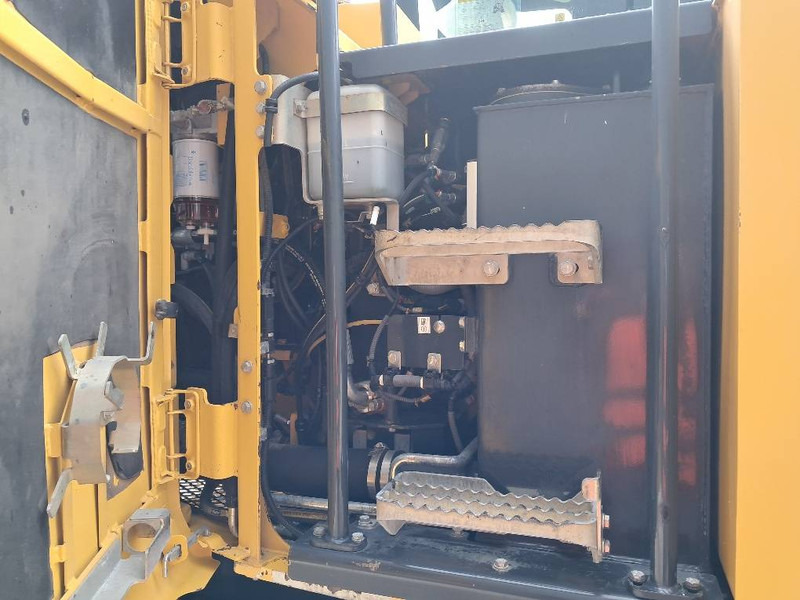 حفار ذو عجلات Komatsu PW118MR-11: صورة 9