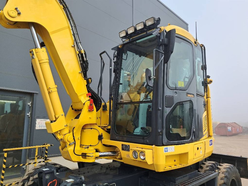 حفار ذو عجلات Komatsu PW118MR-11: صورة 8