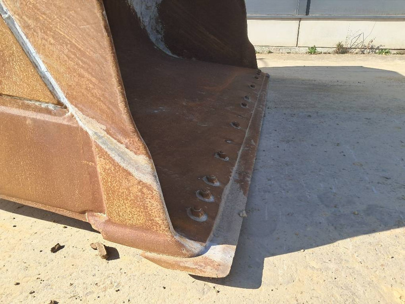 Komatsu WA475-10E0 - اللودر بعجل: صورة 2 Komatsu WA475-10E0 - اللودر بعجل: صورة 2