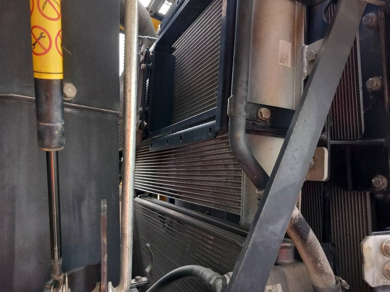 اللودر بعجل Komatsu WA500-7: صورة 18