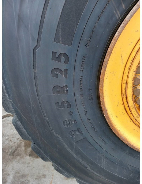 اللودر بعجل Komatsu WA500-7: صورة 8